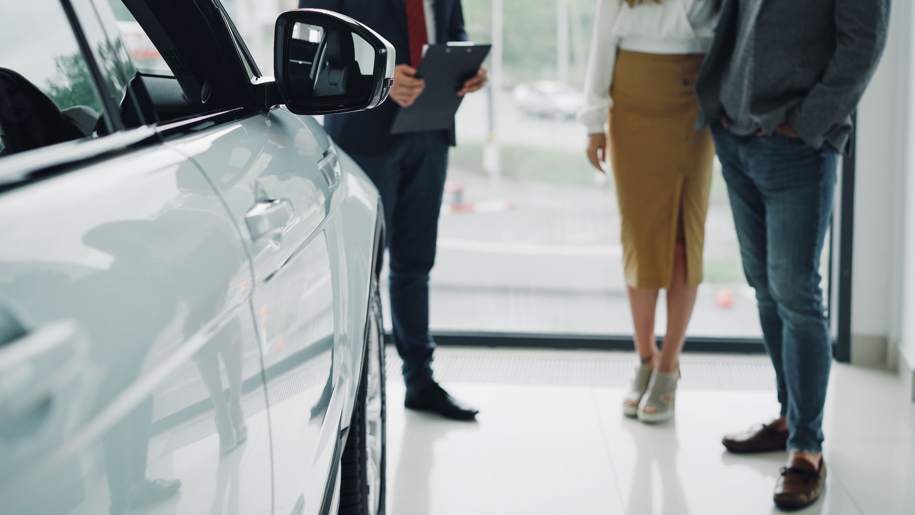 Búsqueda con inteligencia artificial y por voz para comprar coche en Valencia