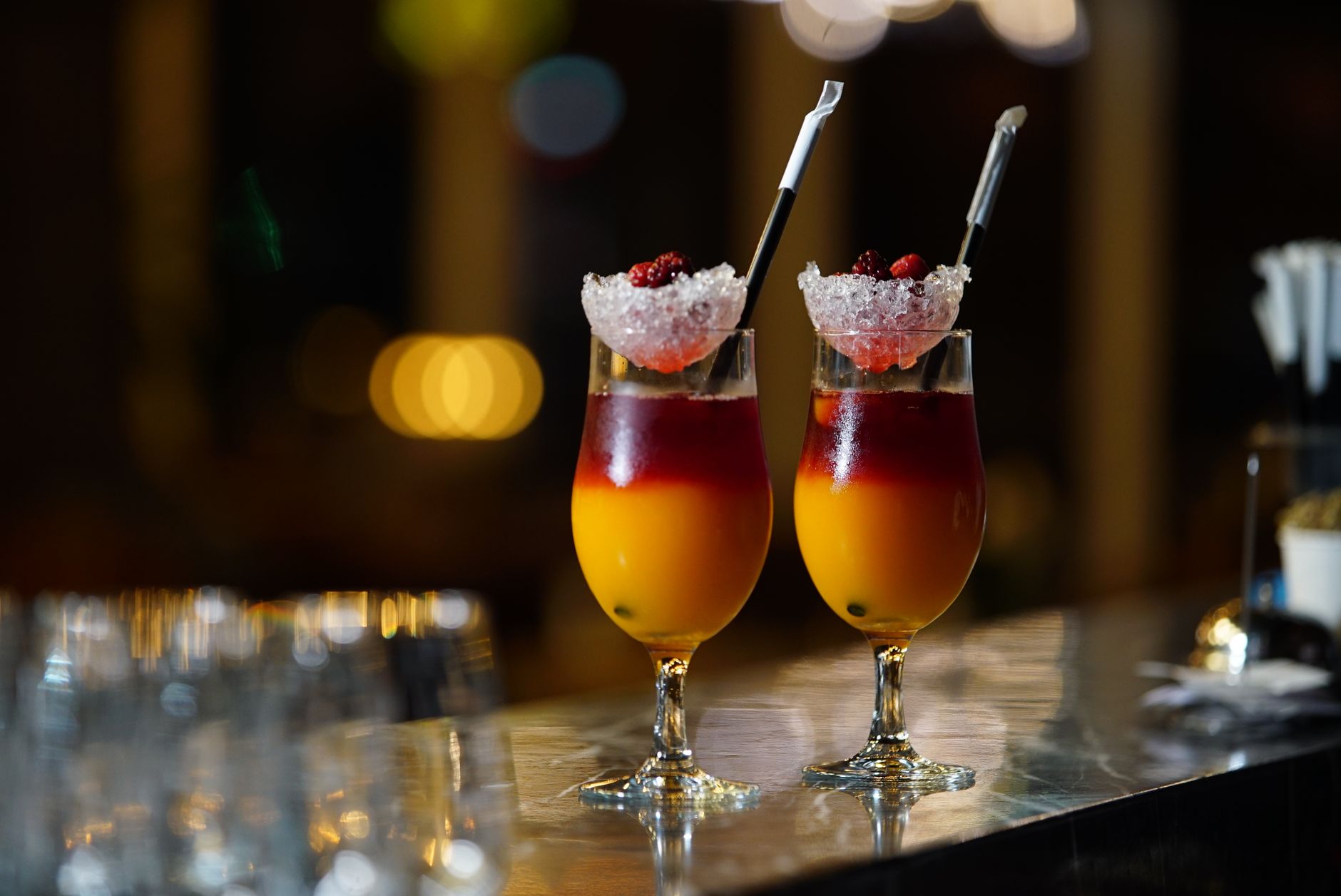 Coctelería de ambiente nocturno en Valencia posicionada en Google