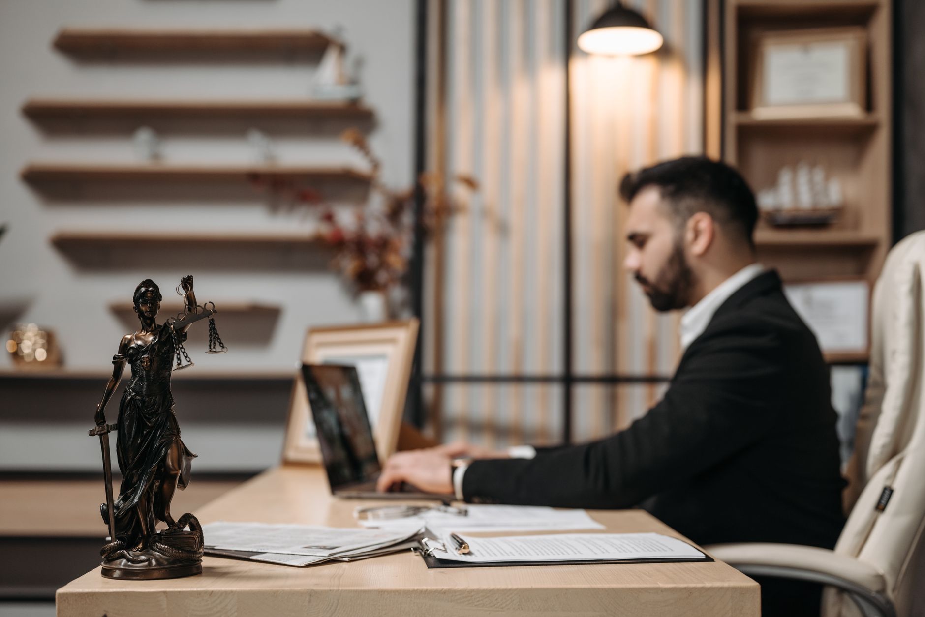 Búsqueda con inteligencia artificial para servicios legales
