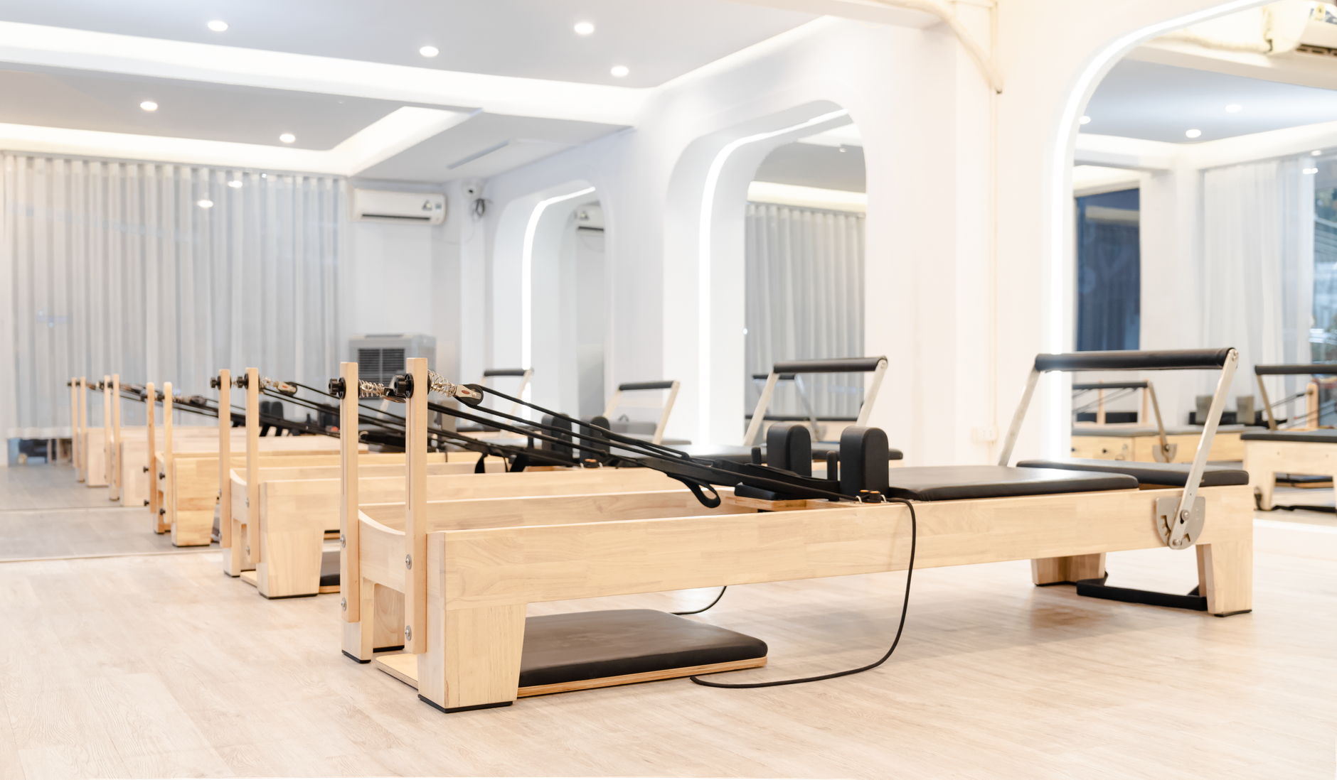 Estudio de pilates en Valencia con máquinas reformer