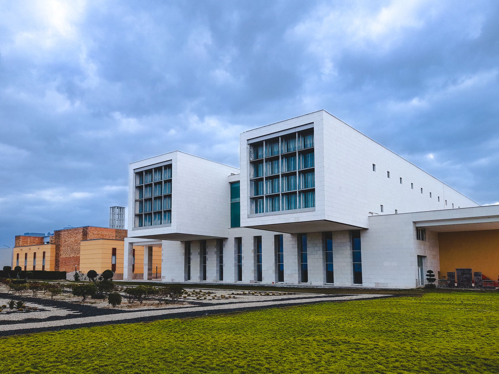 Negocios y ambiente universitario en el distrito de Algirós, Valencia