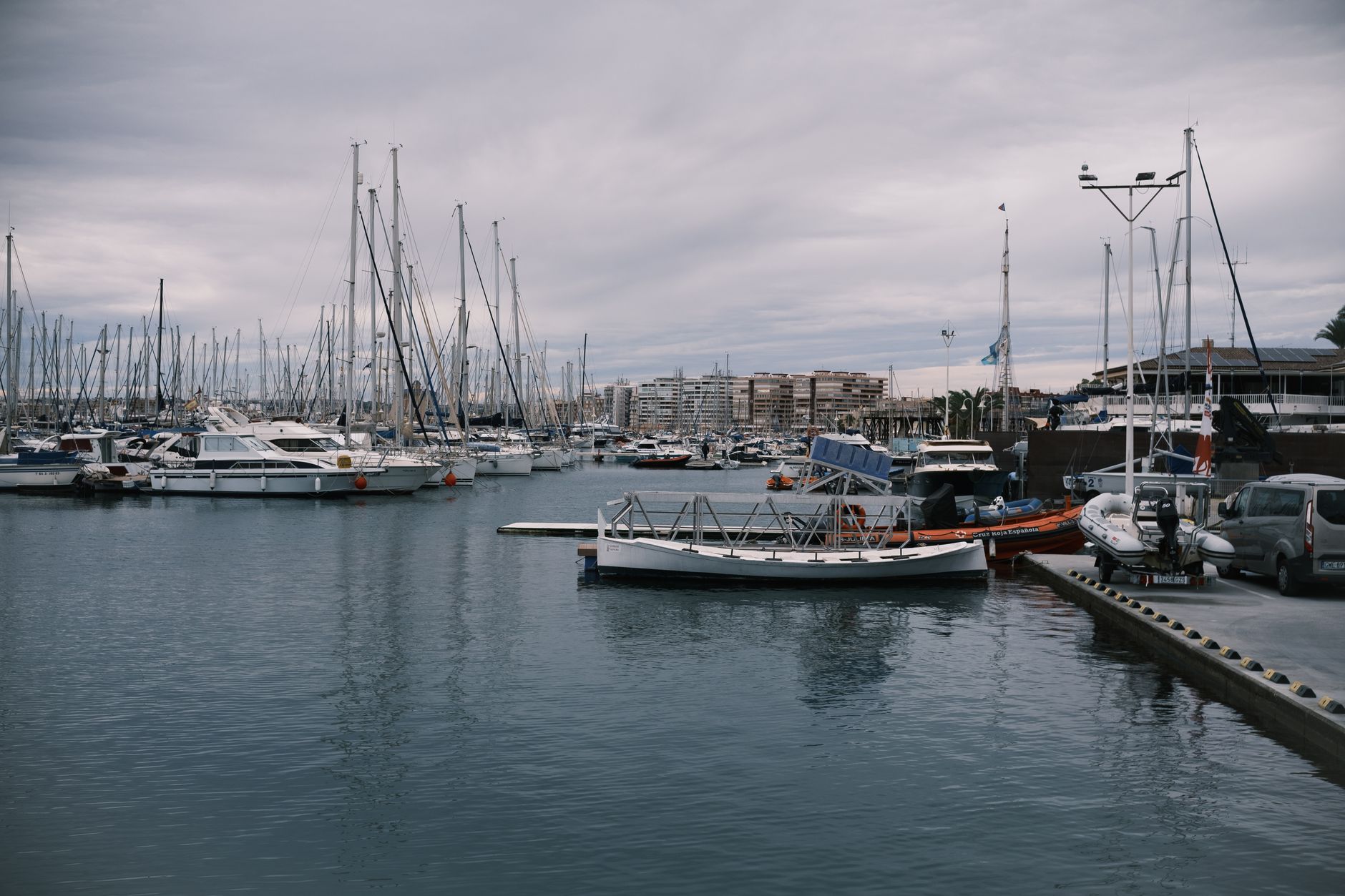 Distrito moderno de Camins al Grau junto a la Marina de Valencia