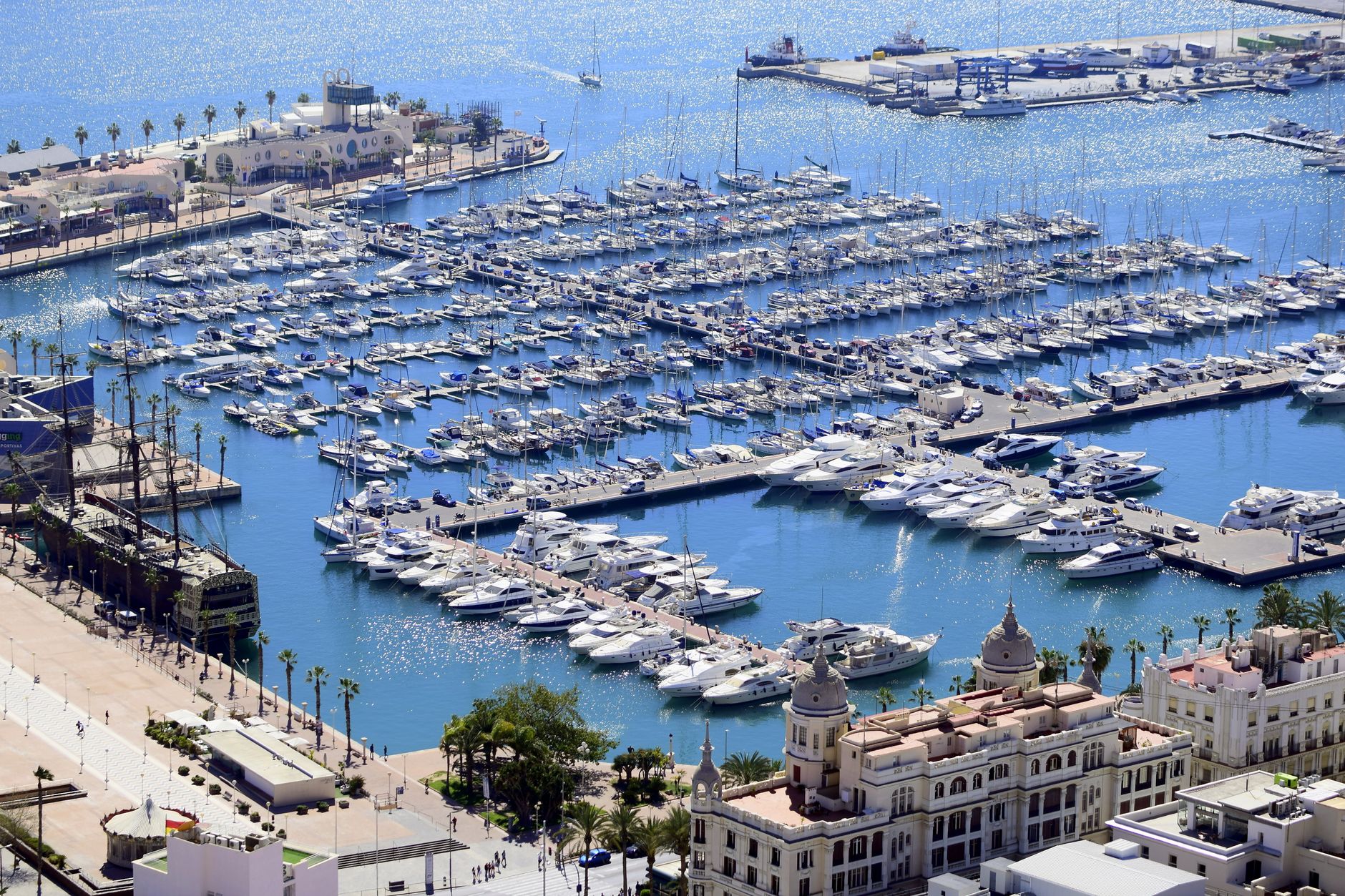 Oficinas y zonas residenciales de Penya-roja en Camins al Grau, Valencia