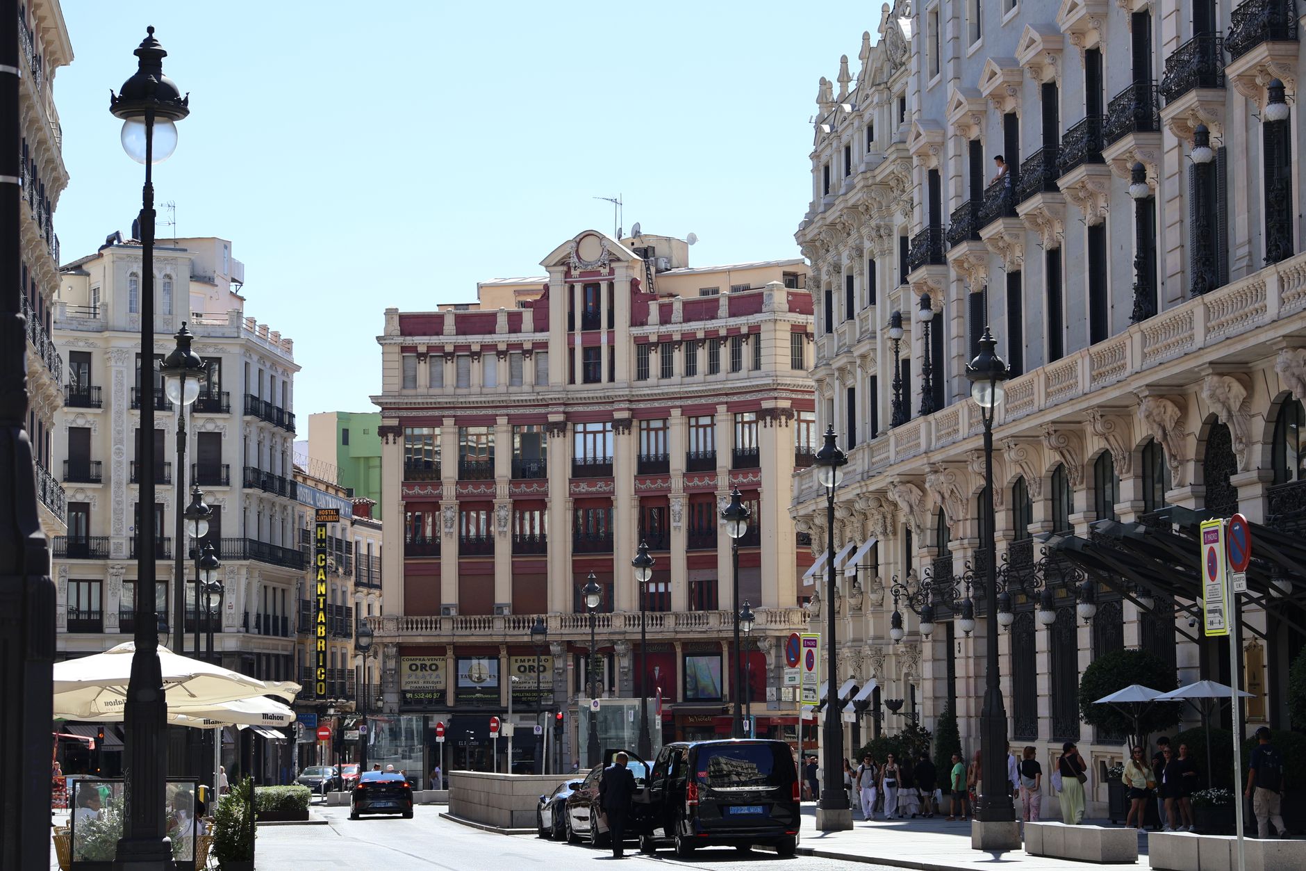 Calle Colón y comercio premium de L'Eixample en Valencia